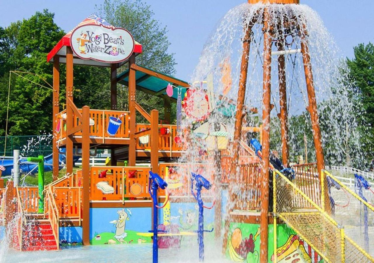 Jellystone Park Birchwood Acres Villa Greenfield Park Exteriör bild