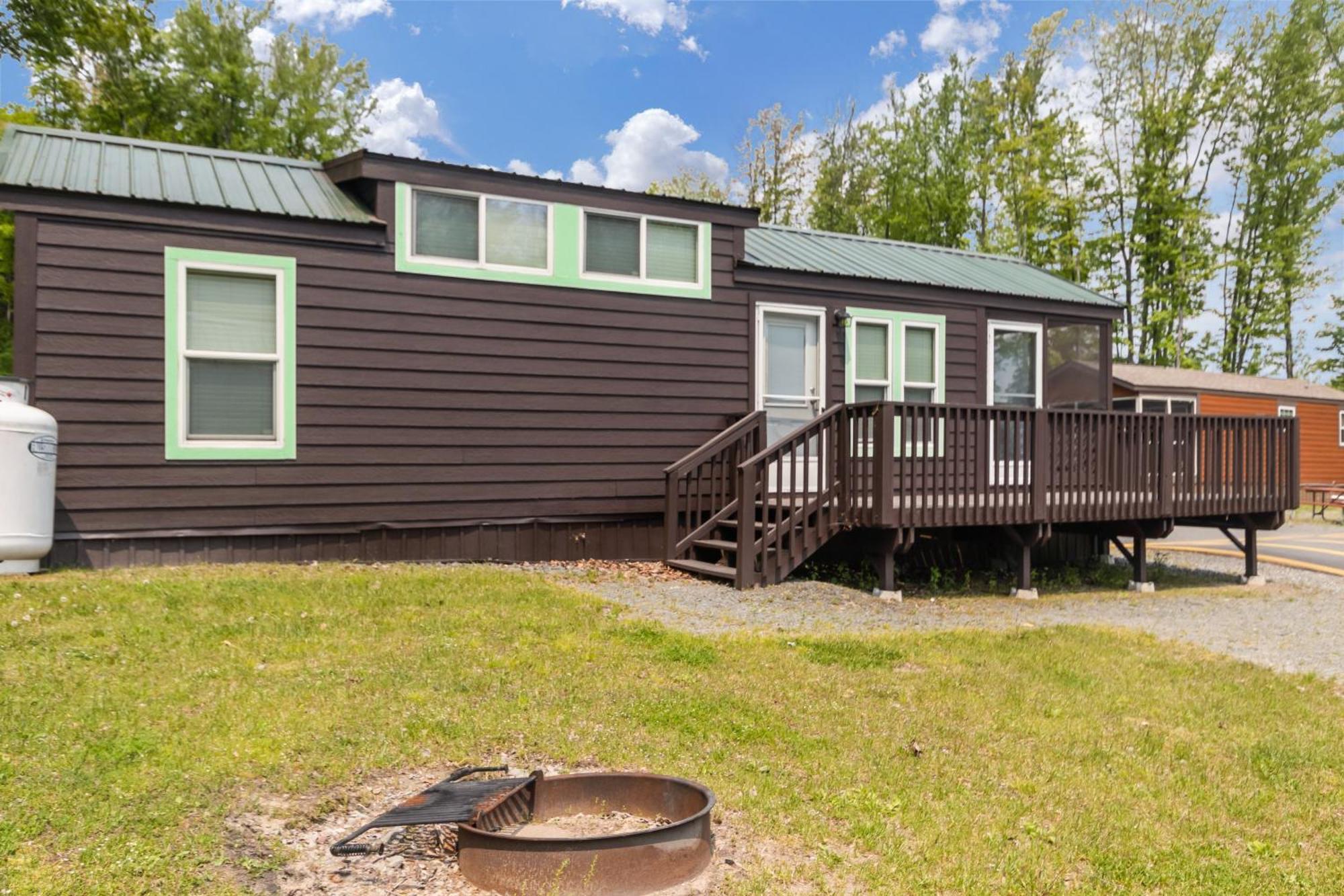 Jellystone Park Birchwood Acres Villa Greenfield Park Exteriör bild